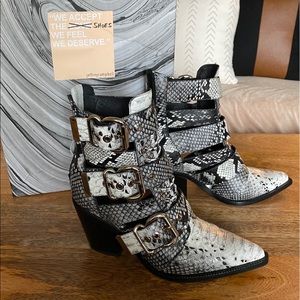Jeffrey Campbell Caceres Bootie